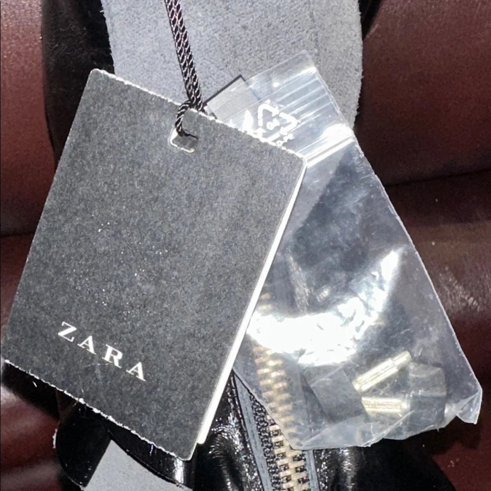 NWT Zara Ruffled Patent Leather Kitten Heel Booties - Picture 14 of 16